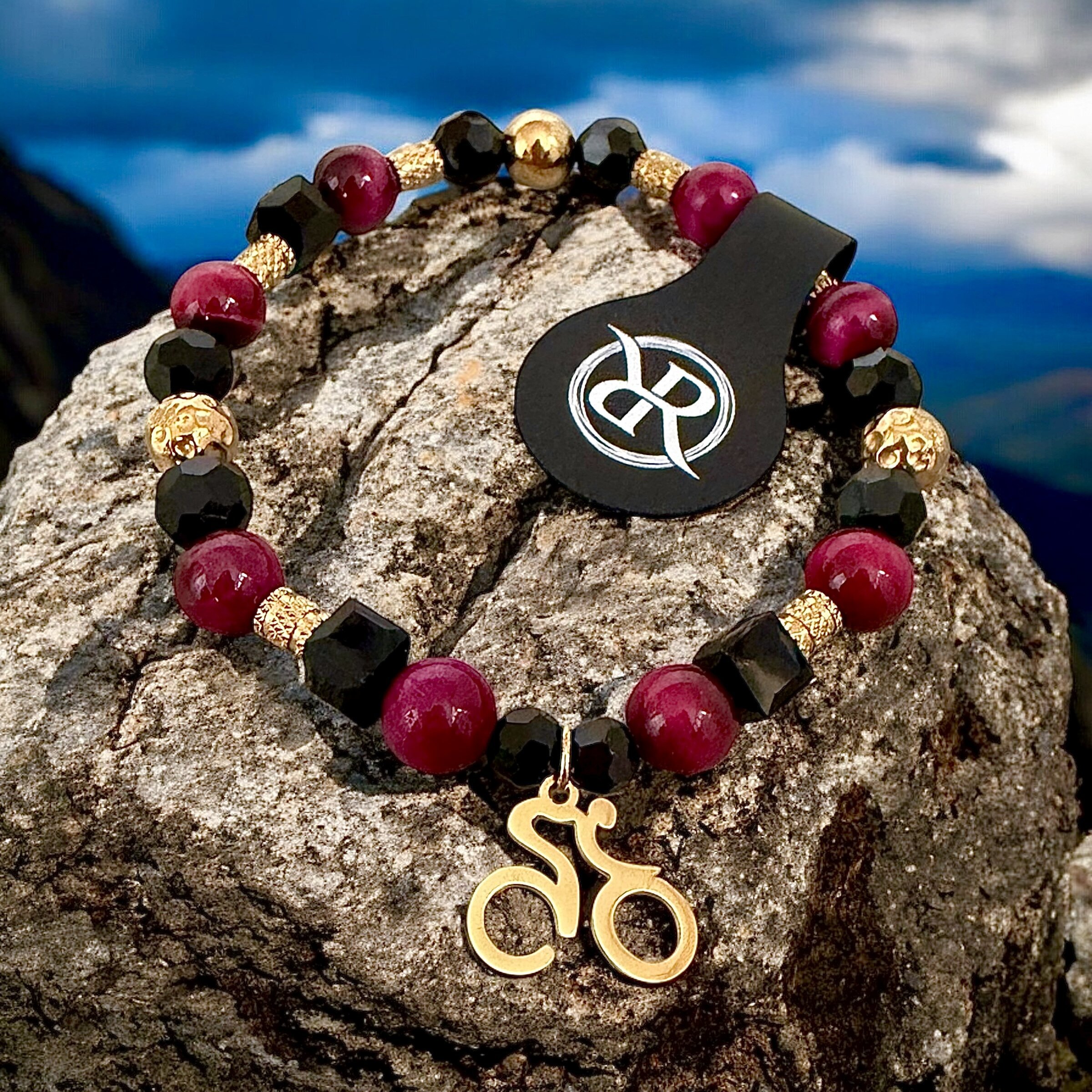 Náramok s bicyklom z prírodných kameňov