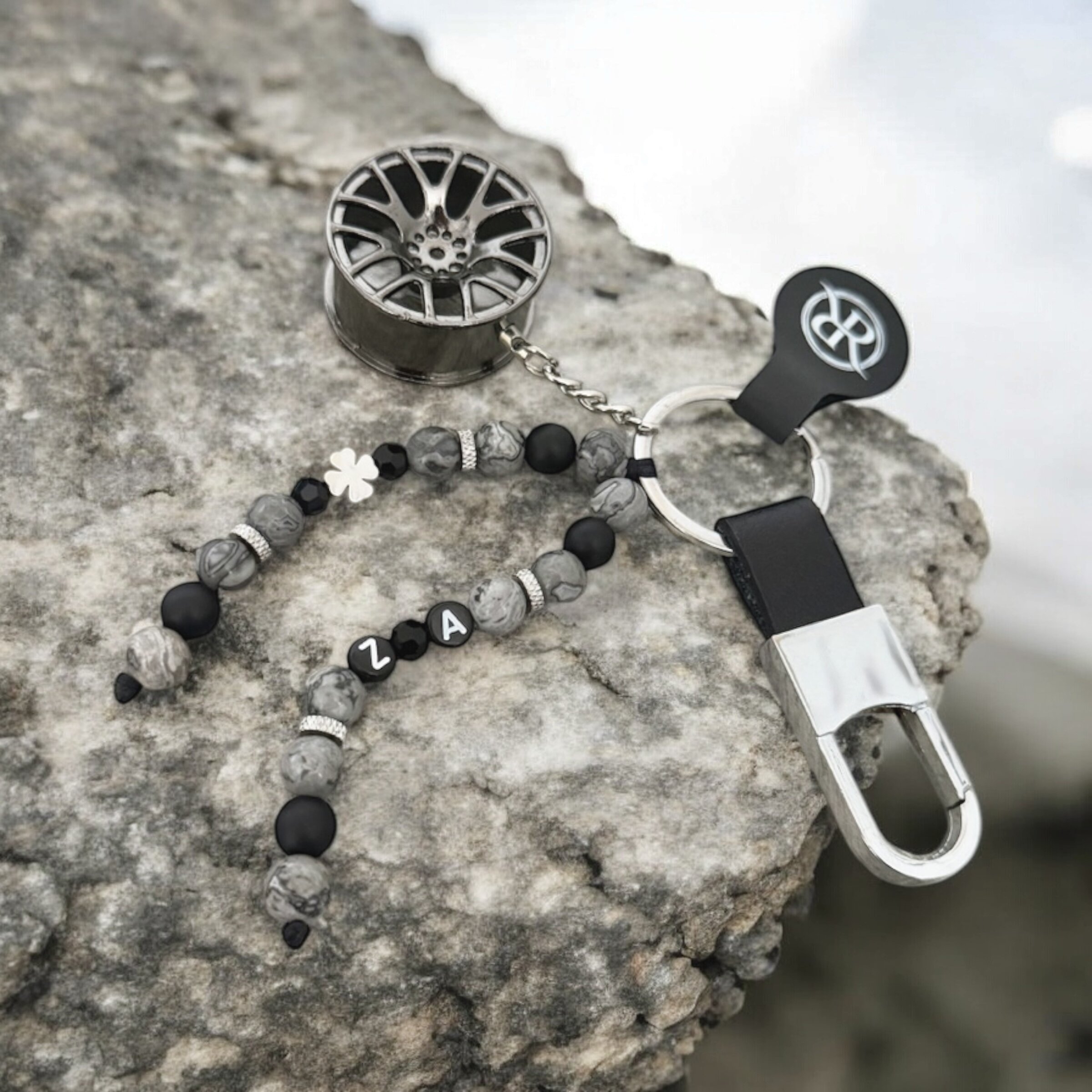 Personalizovaná kľúčenka s elektrónom a karabínou